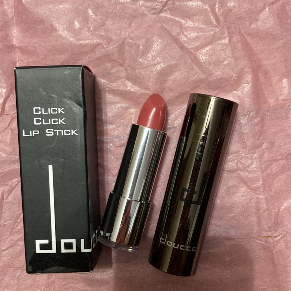 Doucce Click Click Lipstick